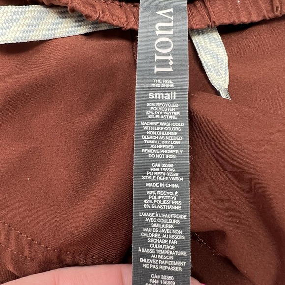 Vuori Clementine 2" Shorts Maroon Drawstring Lined VW304 Women's Size Small - Picture 4 of 7